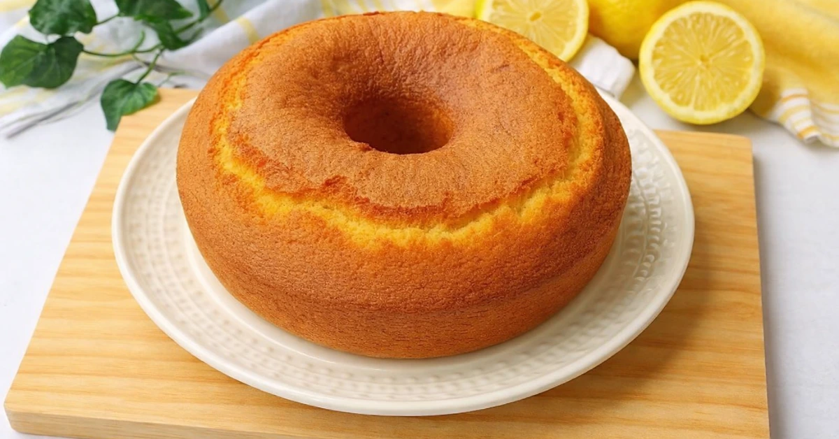 Bolo caseiro de laranja para vender com receita fácil, massa fofinha e excelente opção para ganhar renda extra.