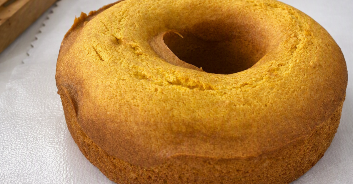 Bolo caseiro simples para vender em fatias com receita fácil e ótimo rendimento