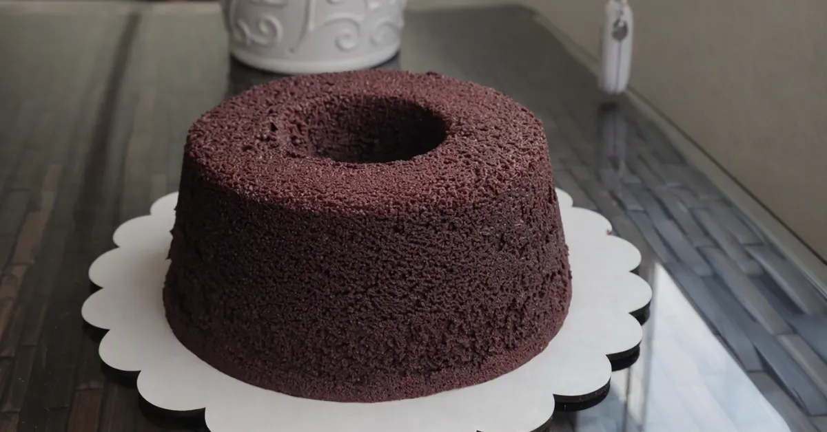 Bolo caseiro de chocolate para quem deseja trabalhar com bolos e gerar renda em casa